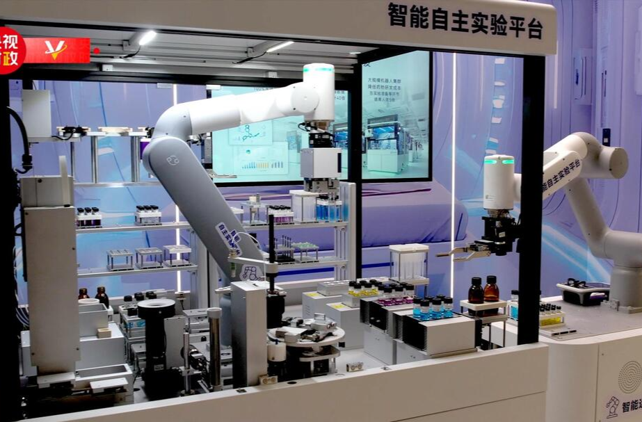 习近平上海行丨聚力大模型 智启新未来——走进上海“模速空间”大模型创新生态社区