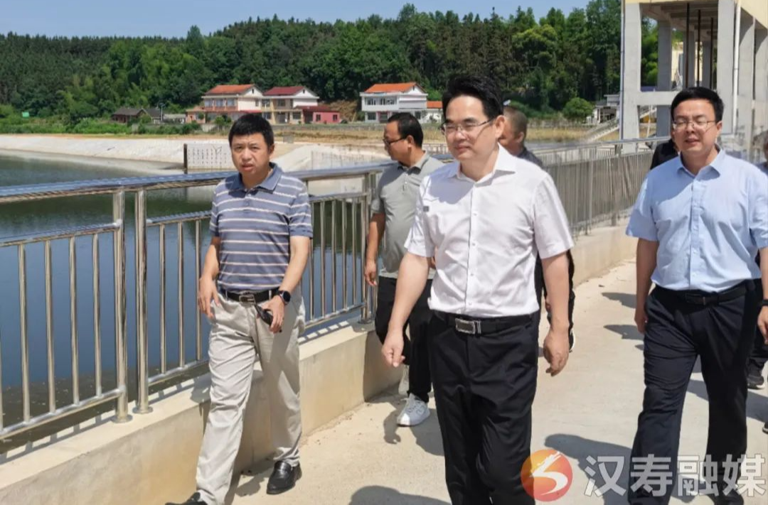 周功表调研水库防汛抗旱工作