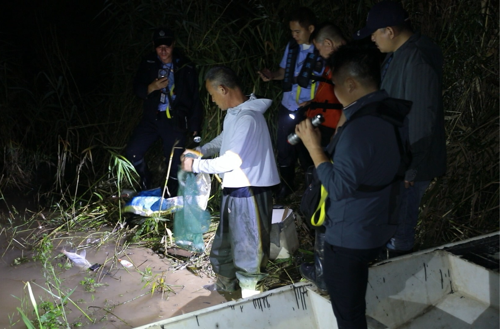 汉寿：多部门联合 严打西洞庭湖非法捕捞和违规垂钓行为