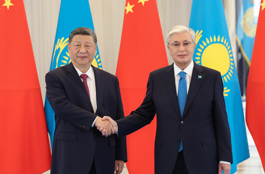 习近平同哈萨克斯坦总统托卡耶夫会谈
