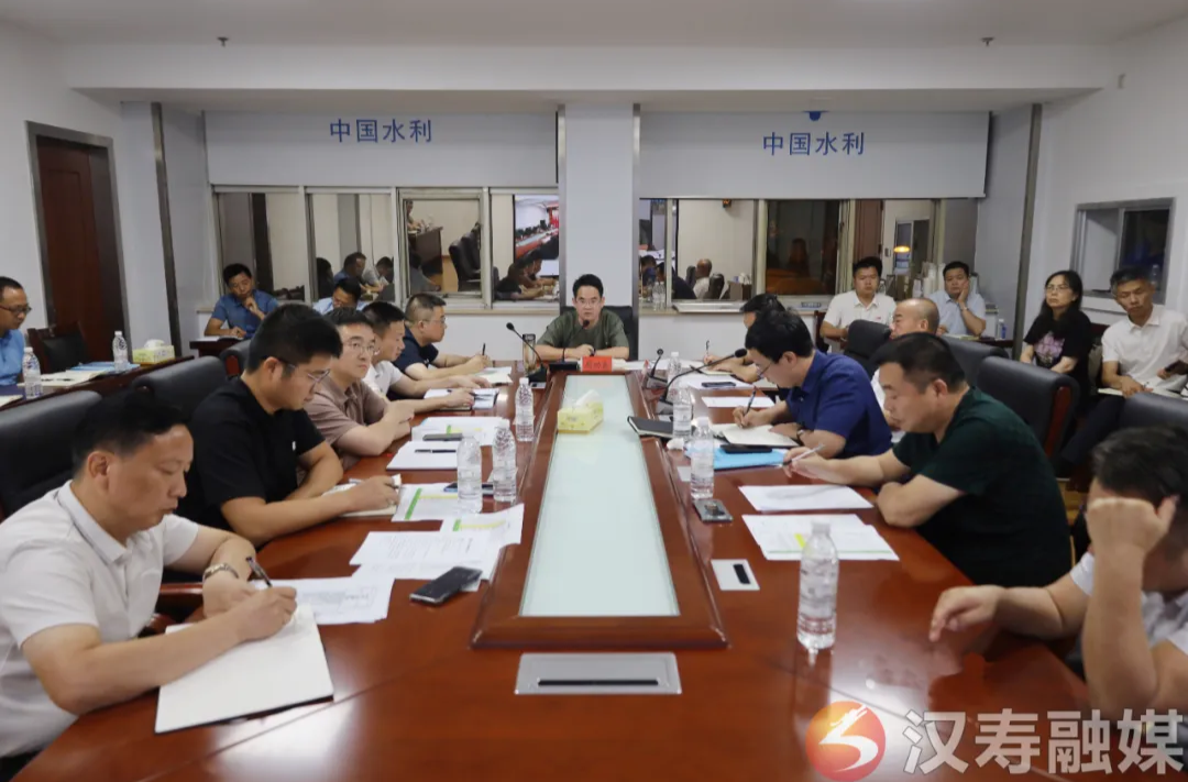 周功表在全縣防汛抗災(zāi)工作會商會上強(qiáng)調(diào)：要全縣總動員、總行動、總調(diào)度，全力確保安全度汛
