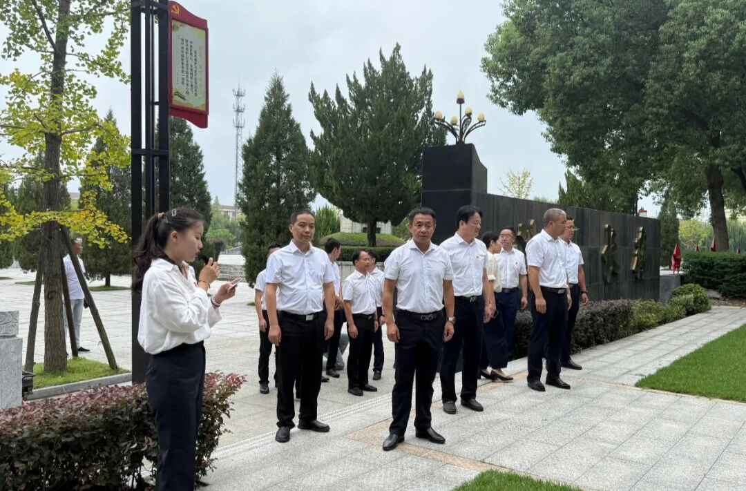 市退役軍人事務(wù)局在漢壽開展中國人民抗日戰(zhàn)爭暨世界反法西斯戰(zhàn)爭勝利80周年紀(jì)念日活動(dòng)
