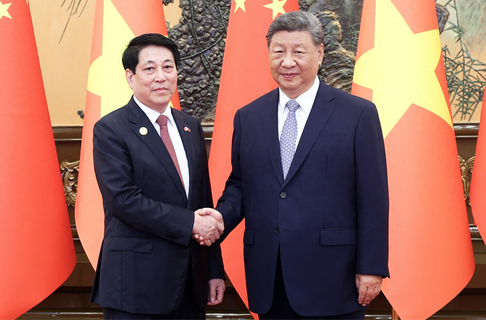 习近平会见越南国家主席梁强