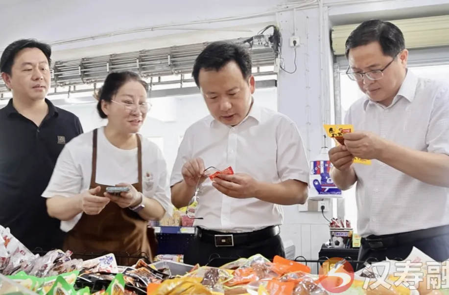 王时雨到汉寿二中督导检查食品安全并讲授思政课