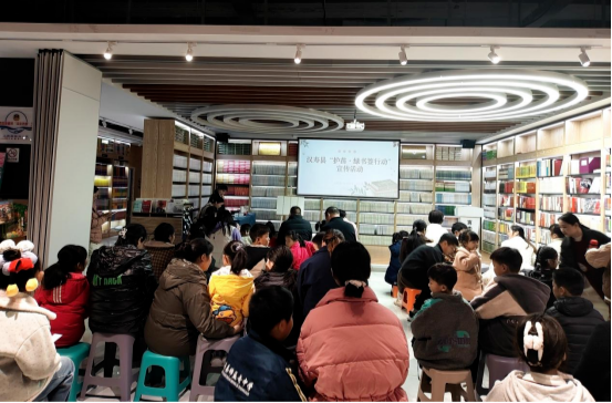 汉寿开展“护苗·绿书签行动”主题宣传活动 共筑绿色阅读防线