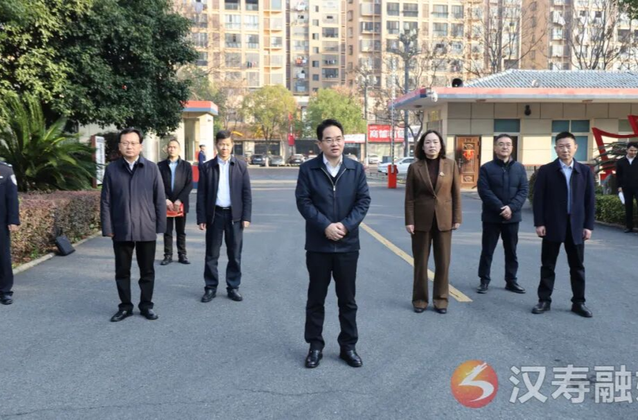 周功表带队开展春节前走访慰问活动