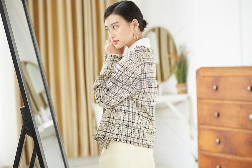 2026-03-05龙阳声韵《人生最大的捷径就是打扮自己》