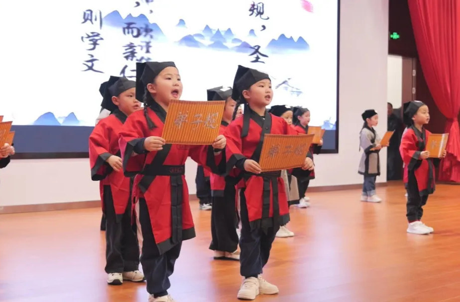 汉寿县举行第31个“世界读书日”暨首个法定“全民阅读活动周”主题活动