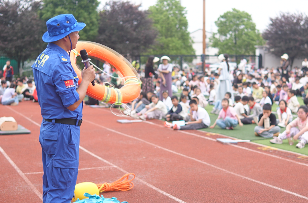 汉寿县西湖小学联合县蓝天救援队开展防溺水应急演练 筑牢校园安全防线
