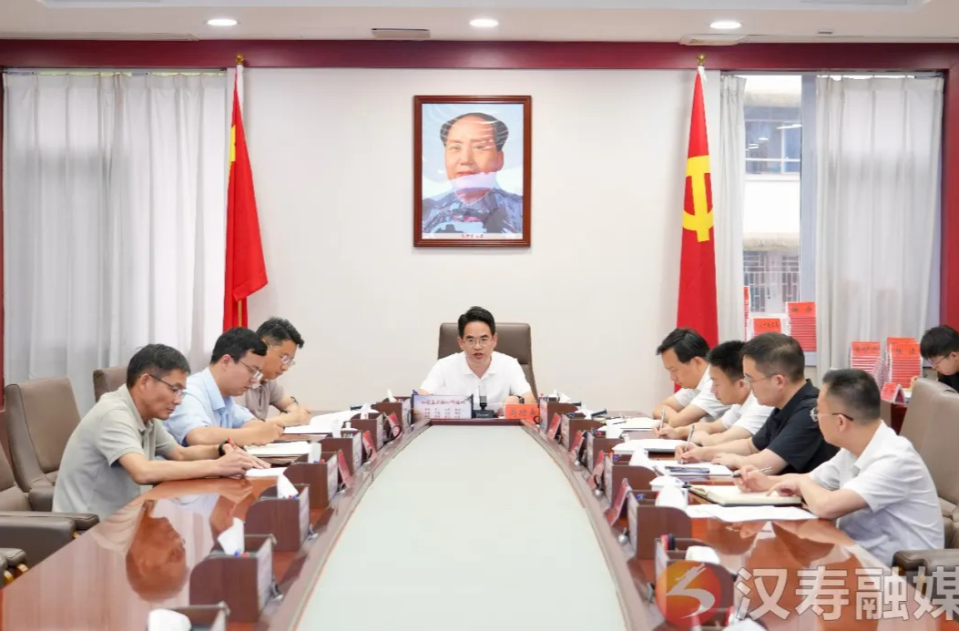 周功表调度全县山丘区防汛抗灾工作