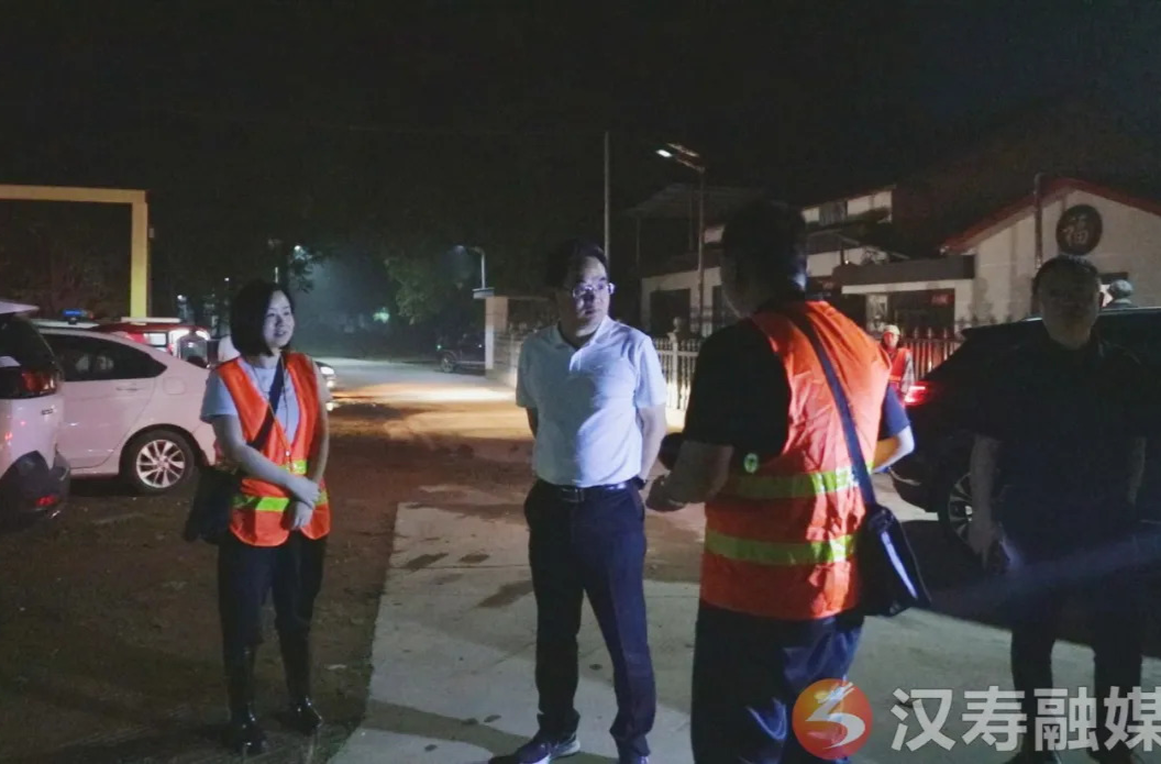 周功表深夜督导山丘区防汛和地质灾害防范工作