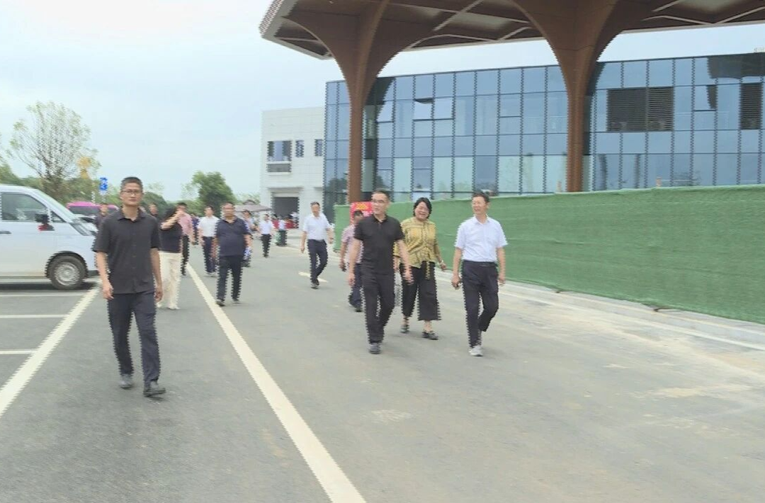 省文化和旅游厅来汉寿调研清水湖服务区打造“大张家界国际旅游文旅第一站”工作