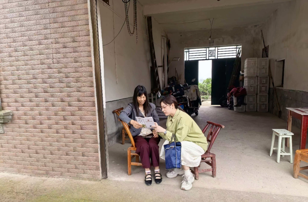 “摆摊设点”零距离 信访清风润民心：汉寿县纪委监委开展信访举报宣传暨公开接访活动
