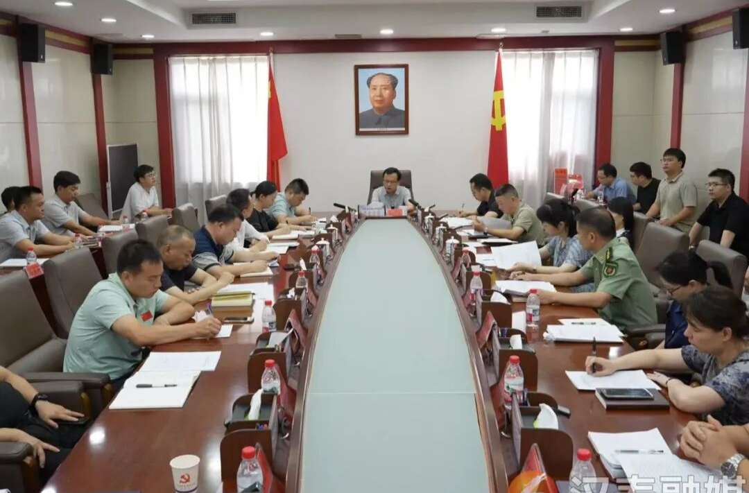 王时雨主持召开汉寿县第十四次党代会报告征求意见座谈会