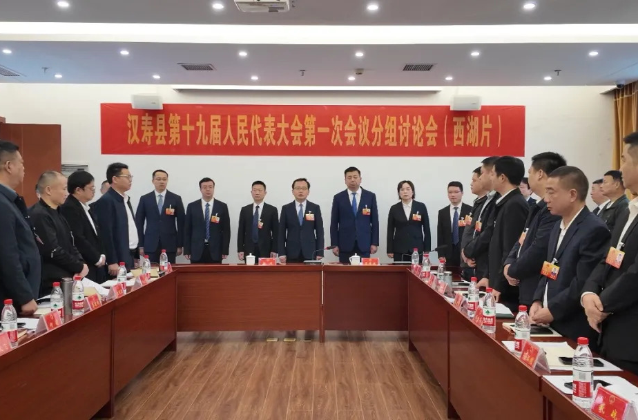 【聚焦两会】王时雨、杜登全看望慰问人大代表 凝心聚力共启发展新程