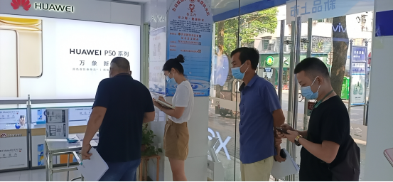 龙阳街道：深化疫情防控常态化管理    深入“五小门店”宣传检查指导工作
