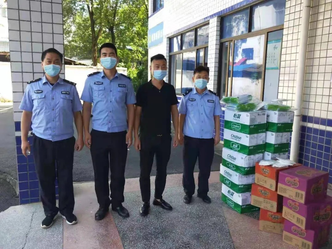 战“疫”一线，警民同心！