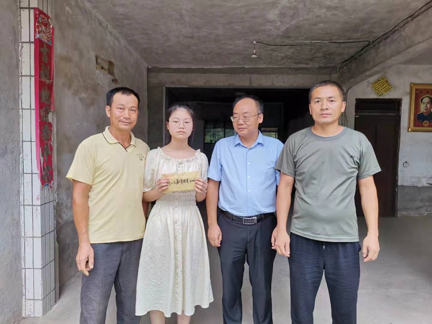崔家桥镇：捐资助学反哺家乡 爱心涌动彰显大义