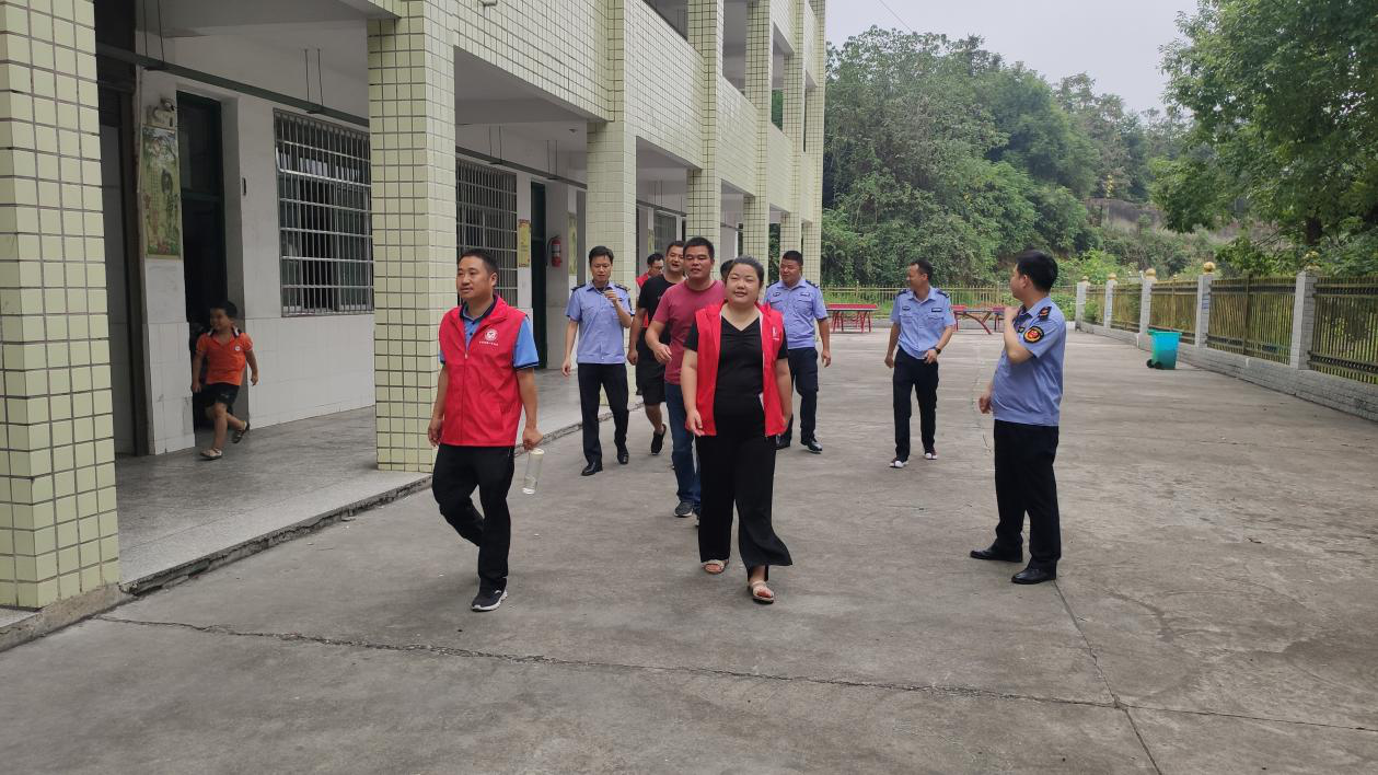 朱家铺镇：多方联合行动，共建安全朱家铺