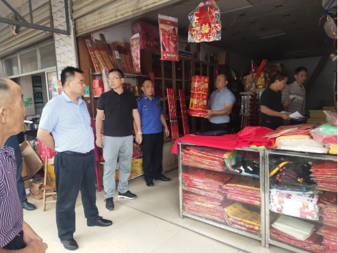 汉寿: 开展烟花爆竹经营零售联合整治行动