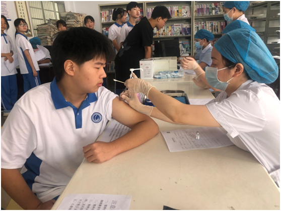 汉寿县：疫苗接种进校园
