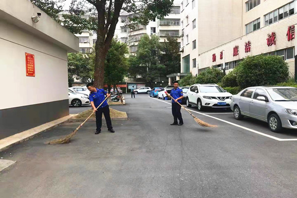 【创卫前沿】汉寿县城管执法局组织开展 “搬家式”卫生大扫除