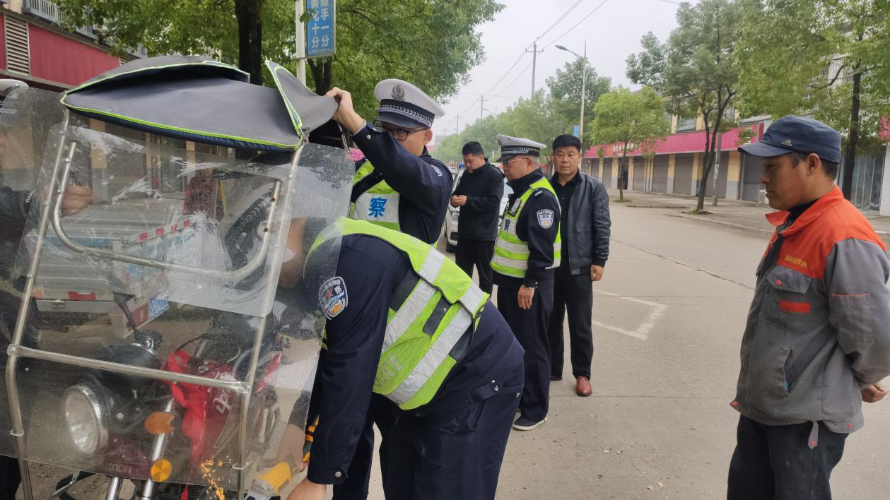 朱家铺镇：复诊交通顽瘴痼疾