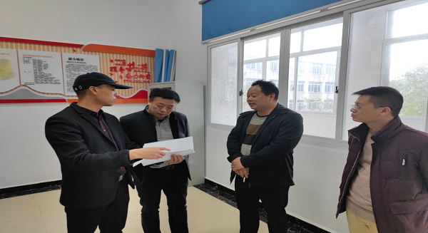 市文旅广体局邓中林一行到罐头嘴镇检查“最美潇湘文化阵地”建设