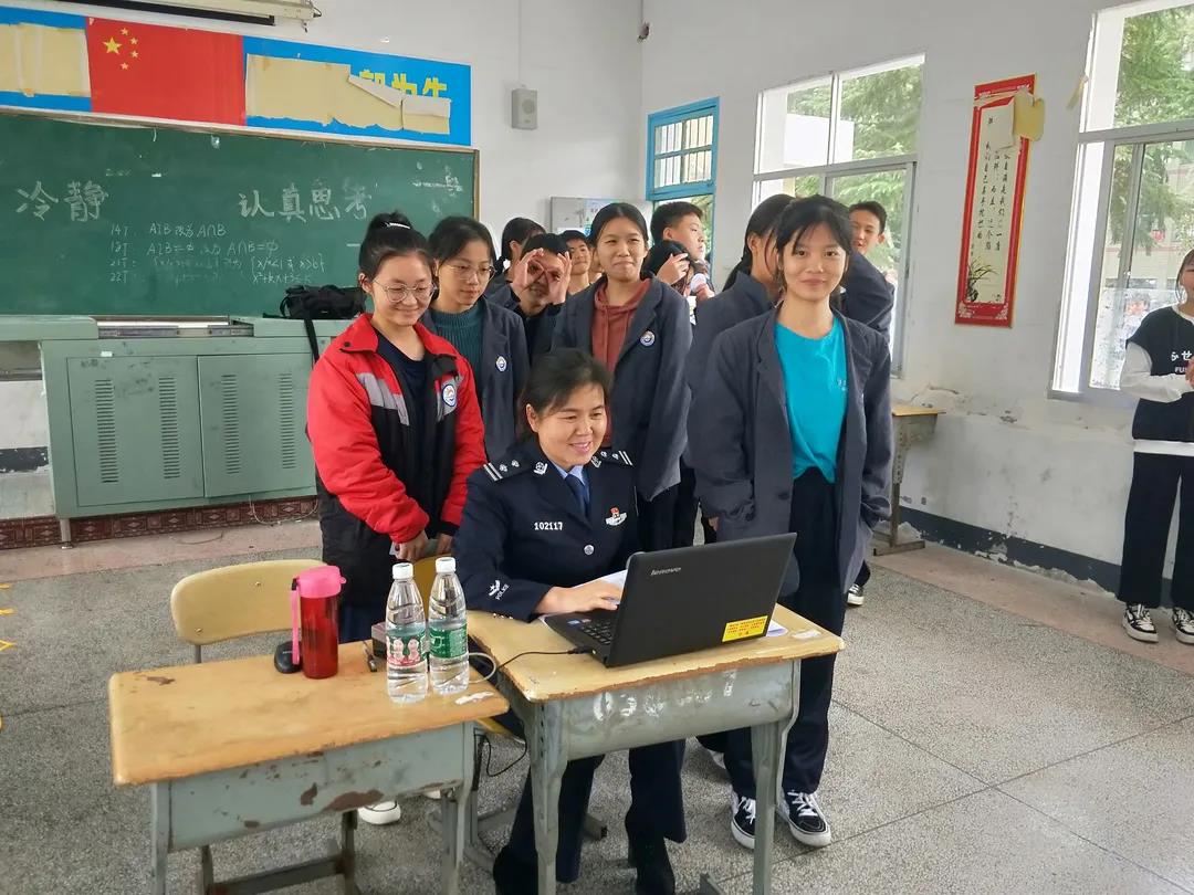 服务上门！汉寿公安为高考学生开通快速办理身份证“绿色通道”