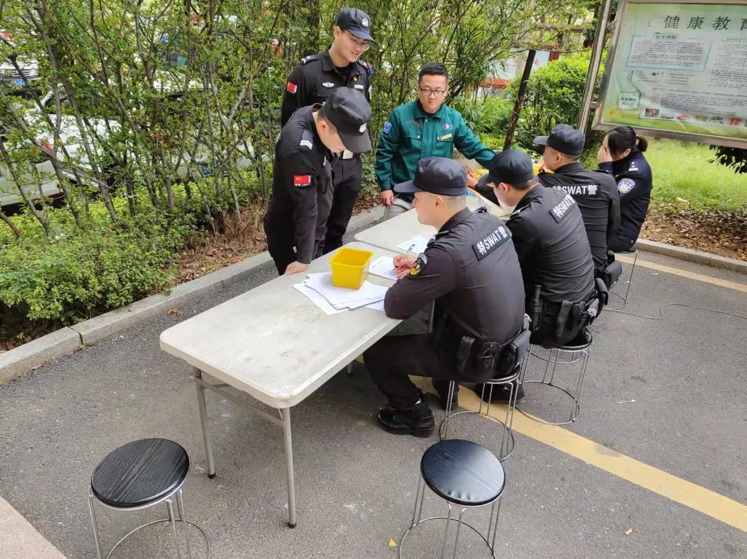 汉寿县公安局组织民辅警积极参与公益献血活动