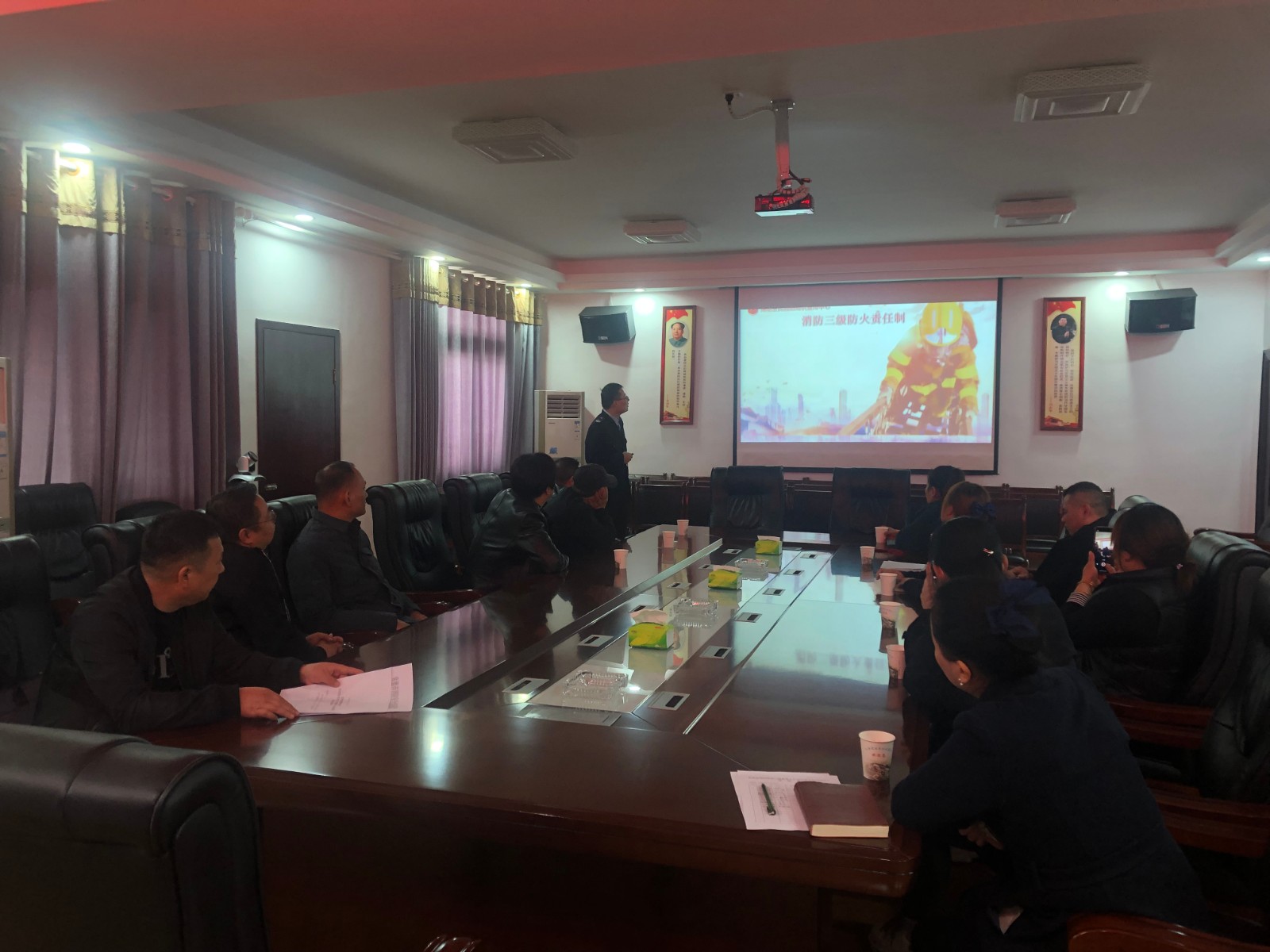 汉寿县发展和改革局对商业门面租赁人员开展消防安全知识培训