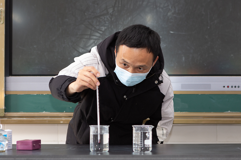 汉寿县86名初中物理、化学教师参加实验教学集中培训