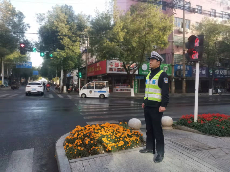 汉寿交警“四定两包”做好迎省卫复检暨创国卫工作