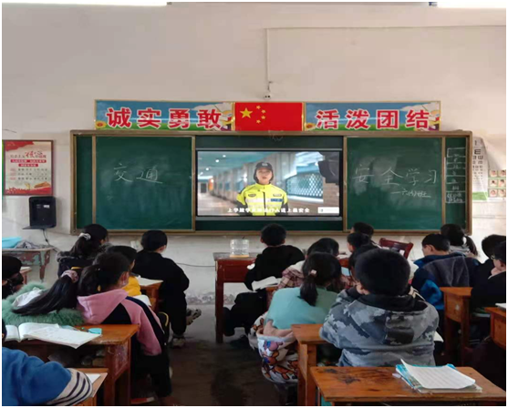 罐头嘴镇中学：交通安全为“双减”保驾护航