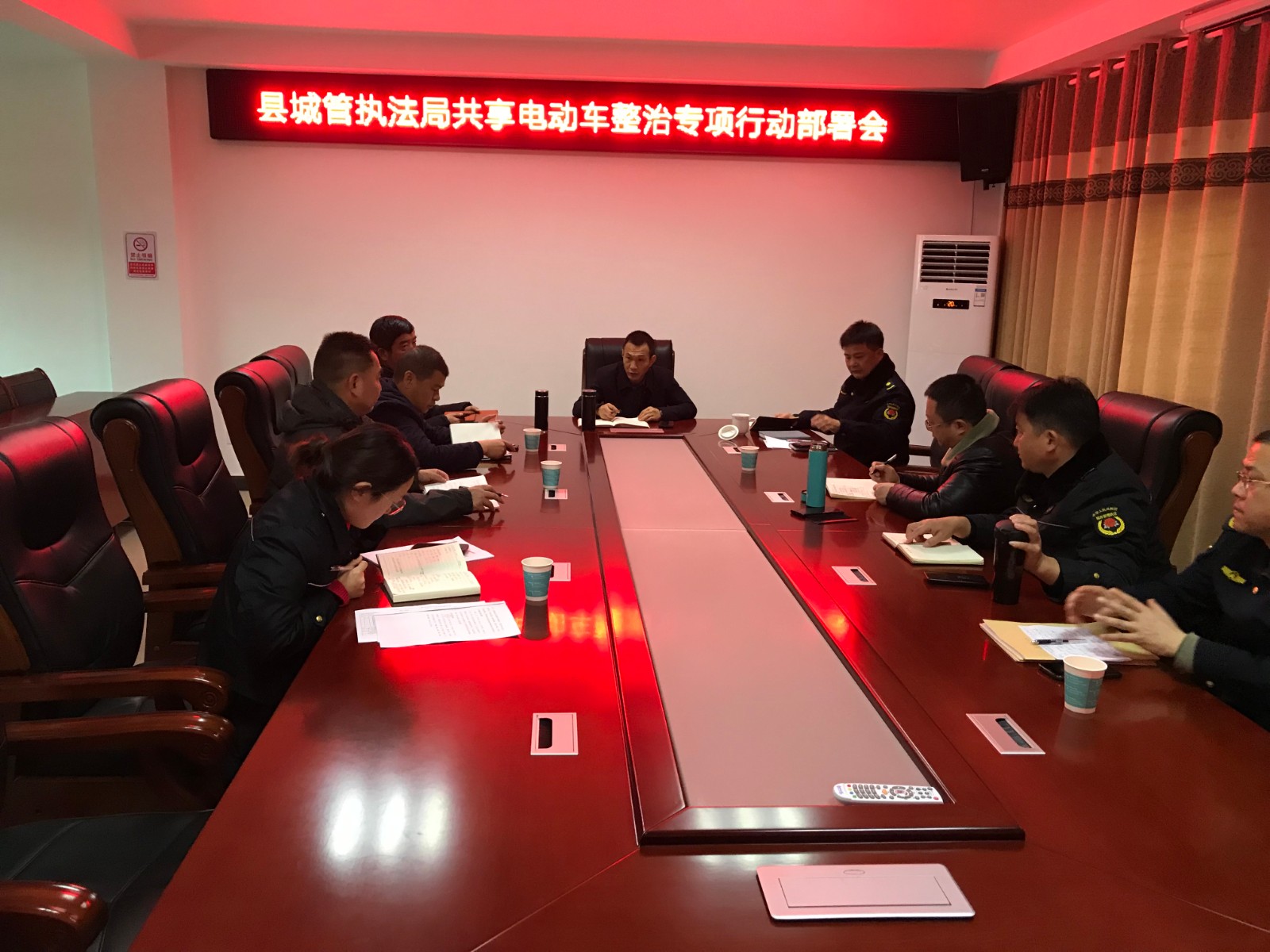 汉寿县城管执法局：开展共享电动车整治 确保头盔配备全履盖