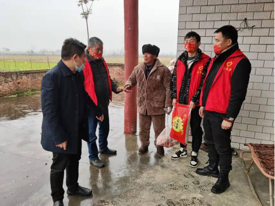 岩汪湖镇：开展春节前集中走访慰问活动