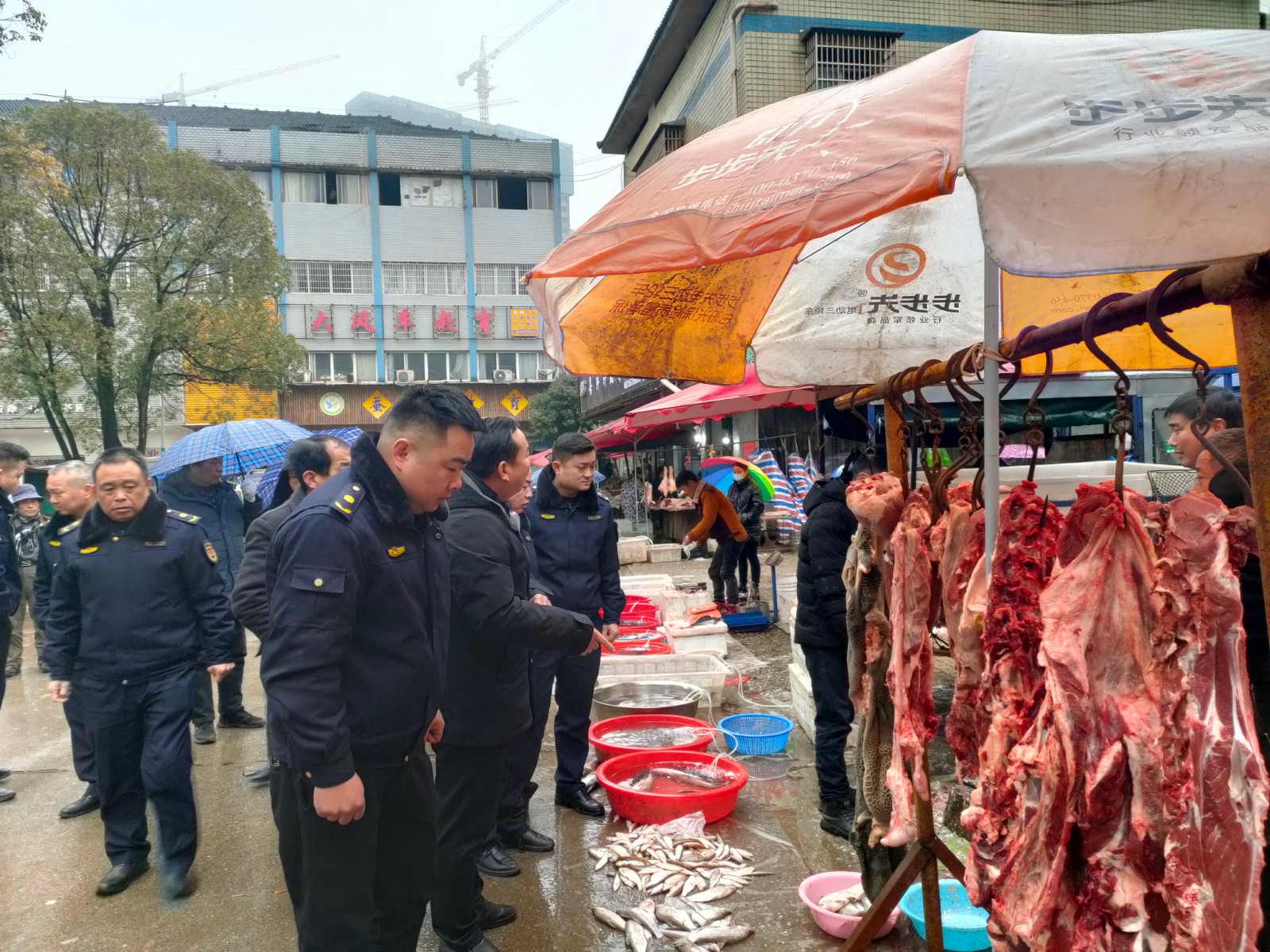 汉寿县城管执法局：大力整治市场乱象  辞旧迎新欢度春节