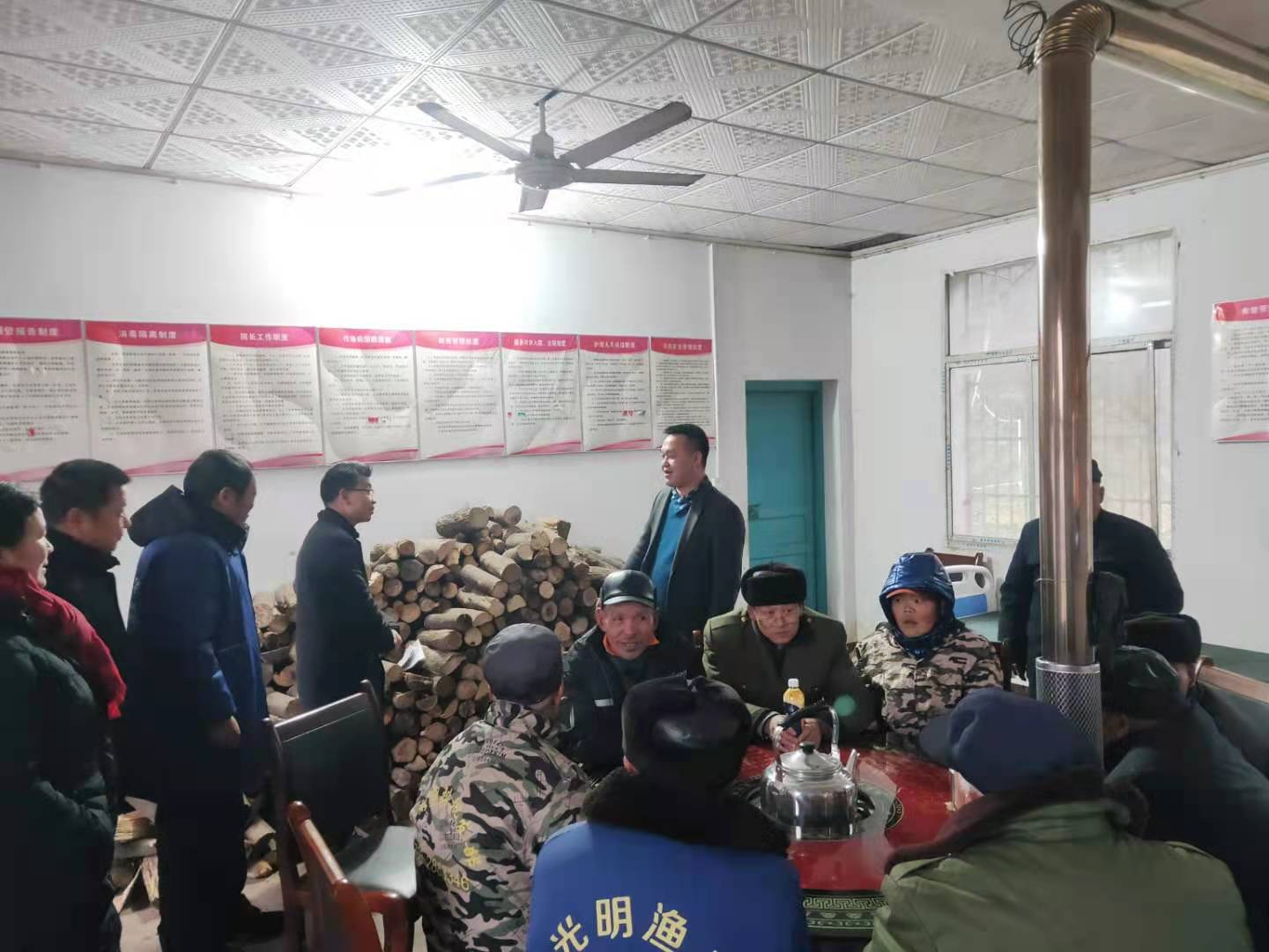 崔家桥镇开展党群连心“五个到户”节前走访慰问活动