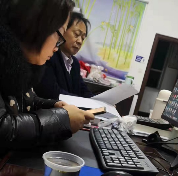 罐头嘴镇：柔肩扛重任  巾帼显担当