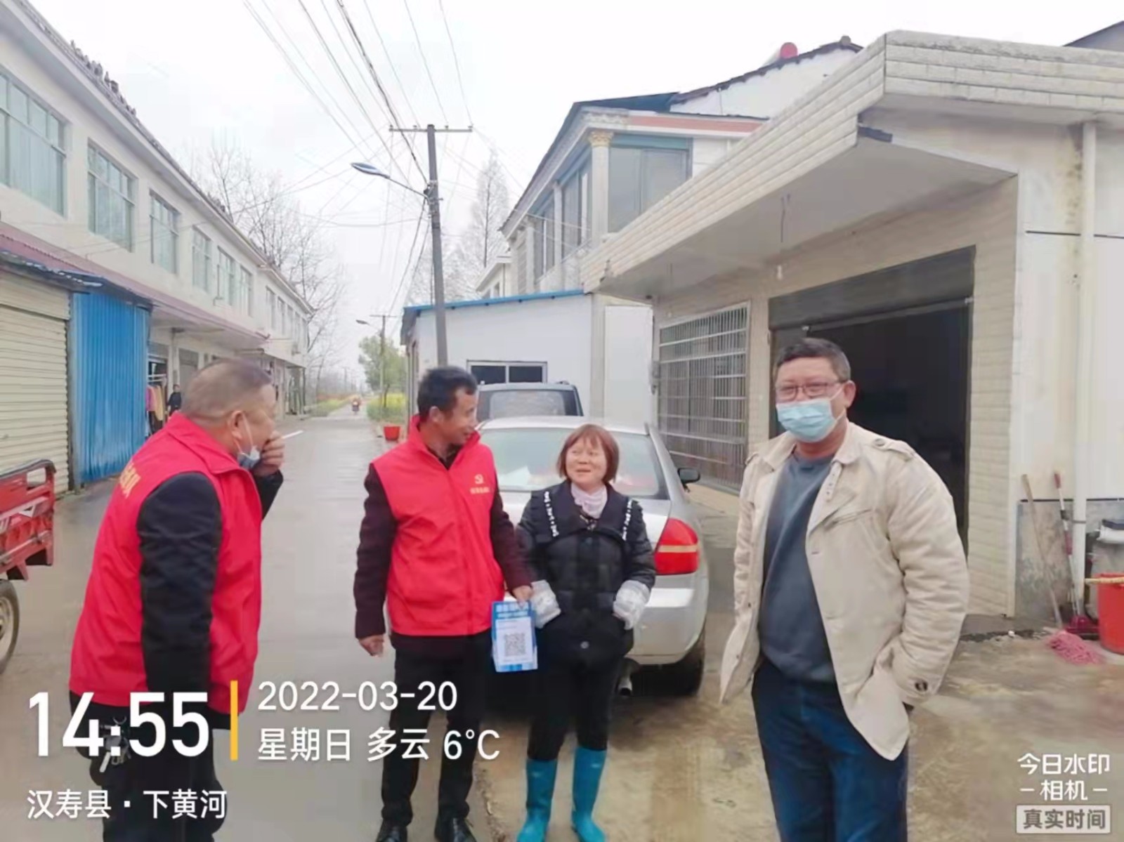 坡头镇：镇联点干部赴南堤村督导疫情防控工作
