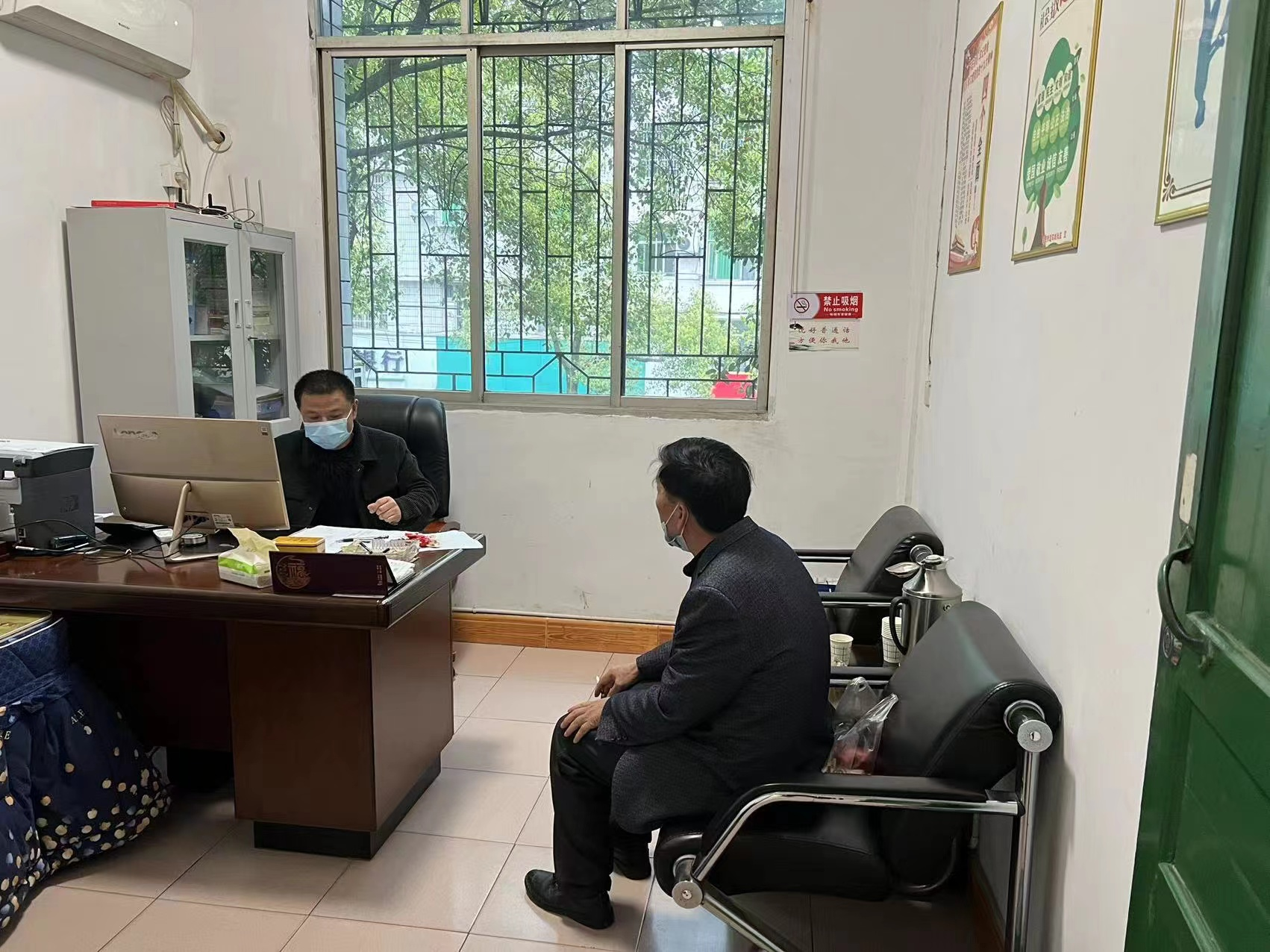 龙阳街道：“宣传+摸排”筑牢防疫墙