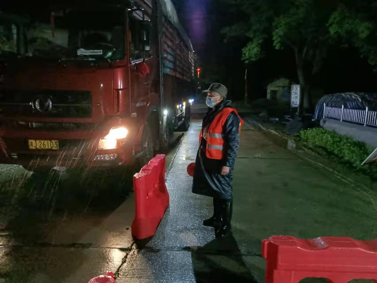 崔家桥镇：主动请缨彰显本色  发挥余热抗击疫情