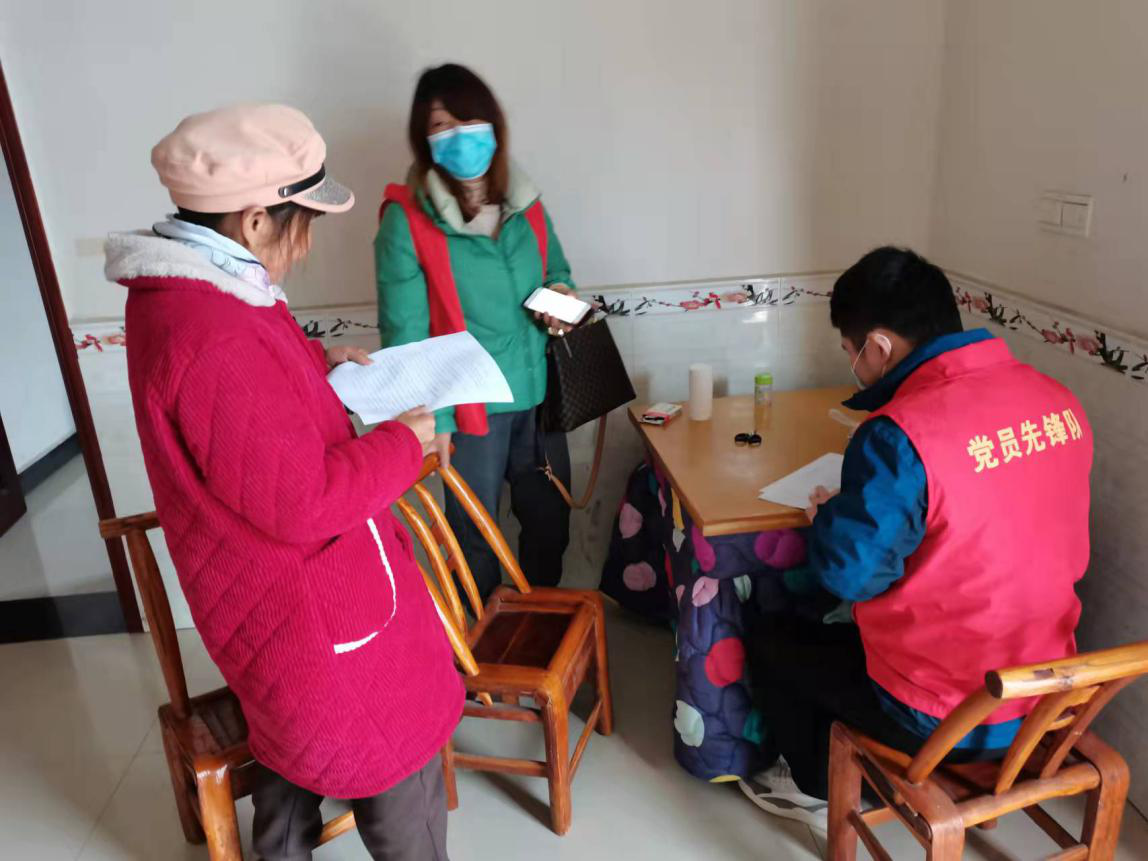 聂家桥乡：“敲门”行动暖人心，党旗招展战疫情