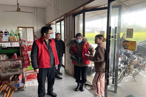 酉港镇纪委：深入疫情一线  筑牢防控屏障
