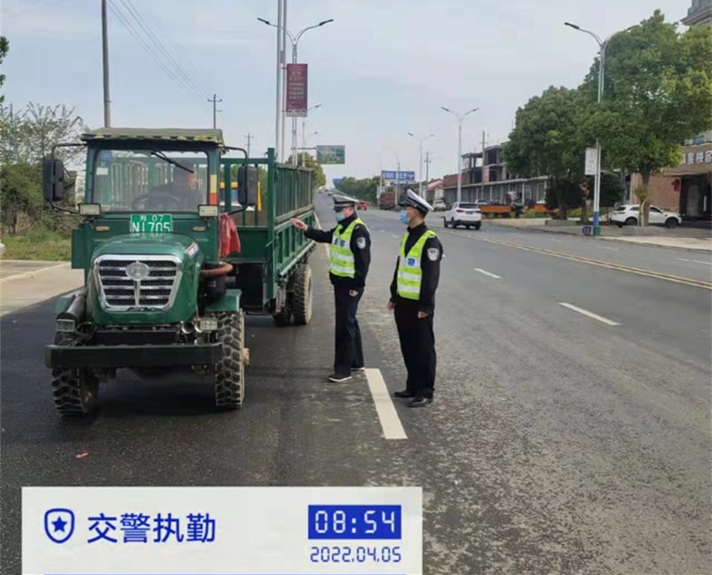汉寿交警圆满完成清明节交通安保工作