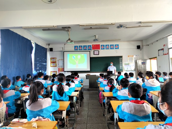 汉寿税务：税收宣传进校园  税法知识伴成长