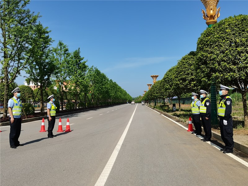 汉寿交警：为湖南汉寿同发野生动物世界开园保驾护航