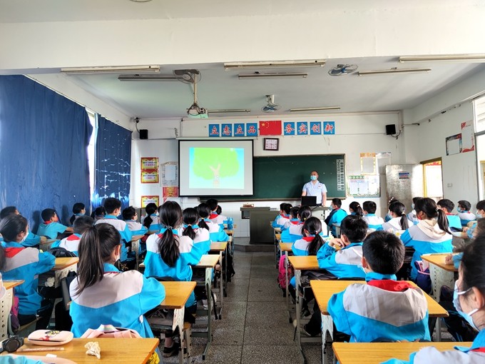 汉寿税务：税收宣传润课堂   税校合力普税法
