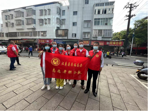 汉寿县委编办开展垃圾分类环保志愿服务活动