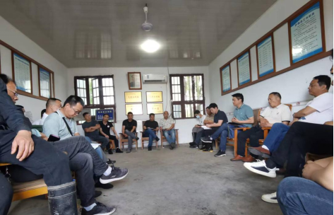 洲口镇：全员上堤发力，打好防汛主动战